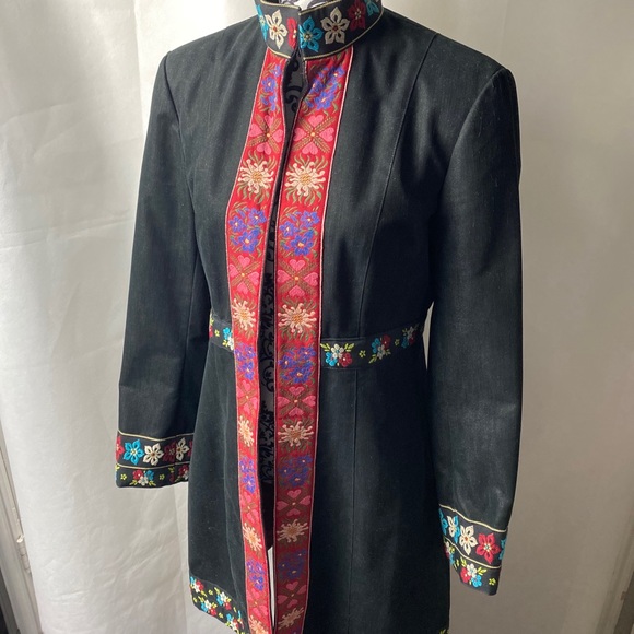 Nanette Lepore Jackets & Blazers - NANETTE LAPORE ribbon detailed jacket.